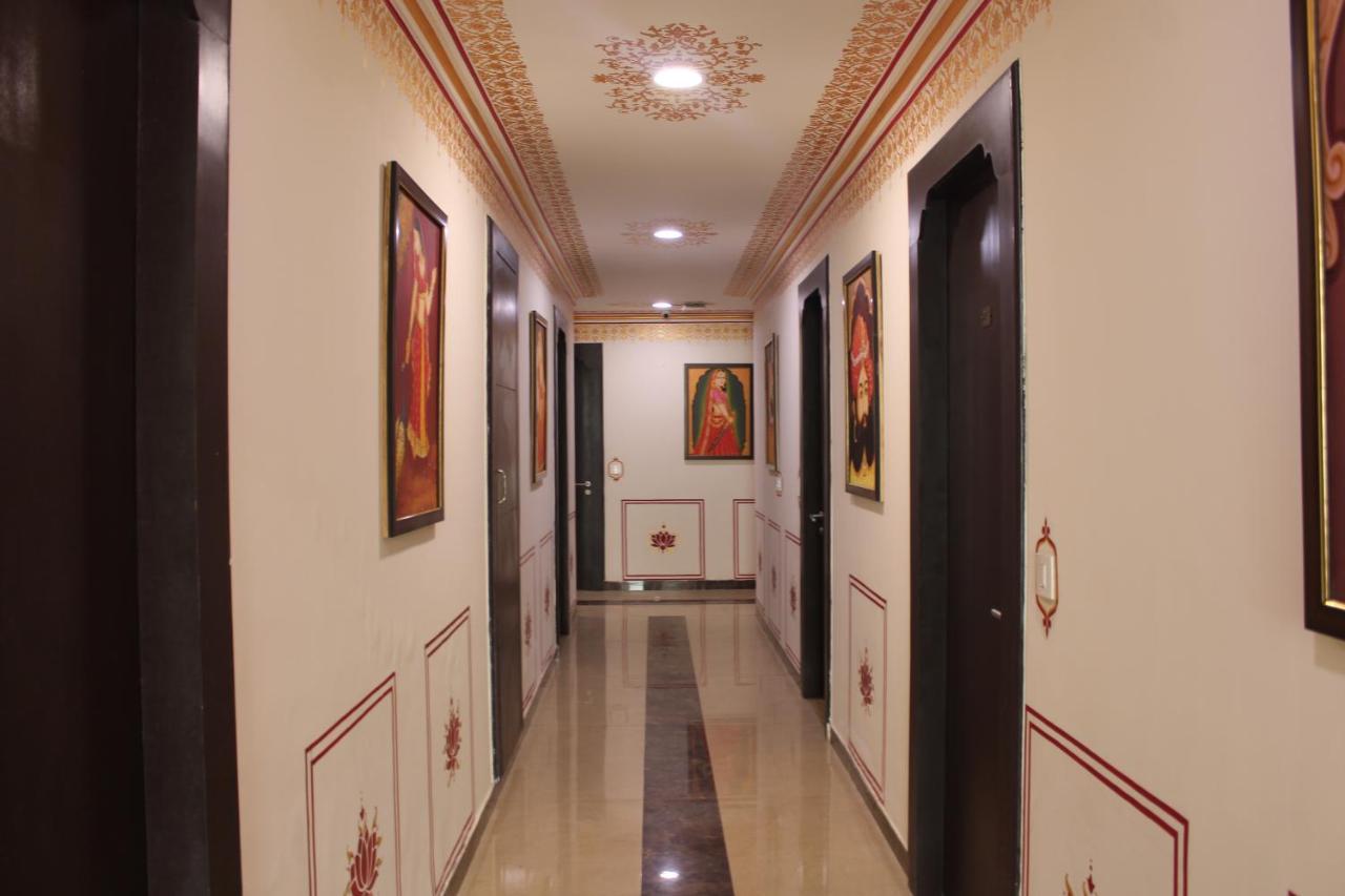 The Royal Ville Agra - Family & Corporate Hotel エクステリア 写真