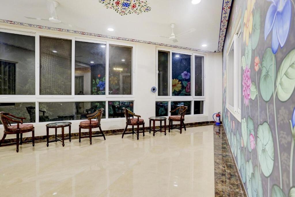 The Royal Ville Agra - Family & Corporate Hotel エクステリア 写真